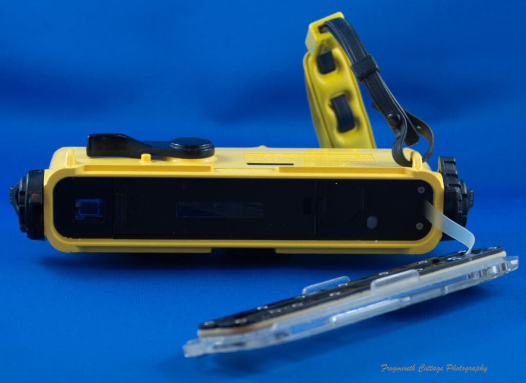 Photograph of the Minolta Weathermatic A with it's back removed.